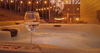 3Stry·Hot Tub·ModernTreehouse·20minTo·Chatt Vistas