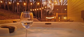3Stry·Hot Tub·ModernTreehouse·20minTo·Chatt Vistas