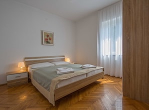 3 bedrooms, WiFi, bed sheets - Contemporary Crikvenica Apartments with Private Parking - Three Bedroom Apartment (Crikvenica)