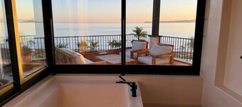 Loreto Bay on the Ocean/Golf Course with mountain views -6 Bedrooms Pool Jacuzzi