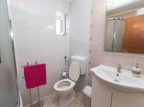 Douche, serviettes fournies