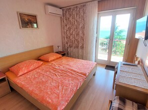 1 chambre, accès Internet, draps fournis