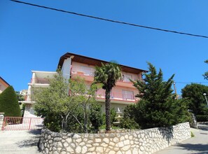 Exterior - Sleek and Serene Rooms Crikvenica - Triple room with Balcony and Sea View (Crikvenica)
