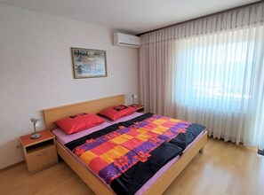 1 bedroom, internet, bed sheets - Sleek and Serene Rooms Crikvenica - Classic Double room with Balcony and Sea View (Crikvenica)