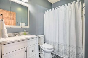 Hårføner, håndklær, såpe og toalettpapir