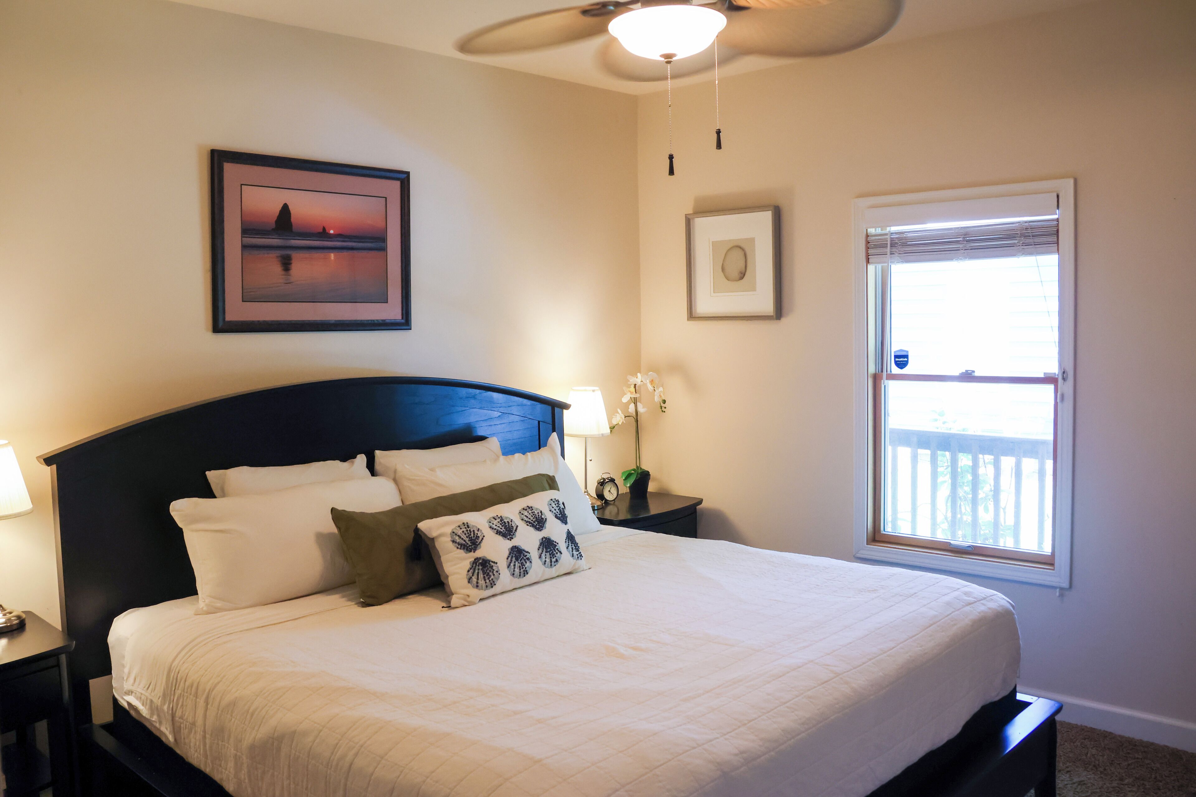 3 bedrooms, desk, iron/ironing board, WiFi