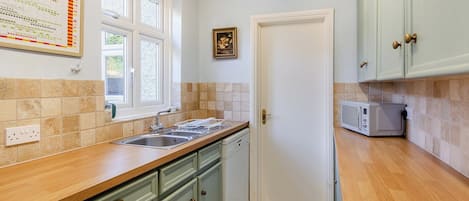 Dishwasher, high chair