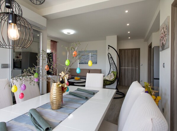 Dining - Trendy and Chic Apartment with Terrace and Private Garden - One Bedroom Apartment (Kastel Stari)