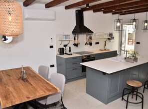 Réfrigérateur, four, plaque de cuisson, lave-vaisselle