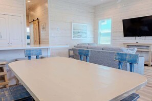 Dining - Sand Dollar Dream | Private Boardwalk (Port Aransas)