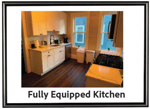 Full-size fridge, microwave, oven, stovetop - Homestay In Fields Corner Area Boston (Boston)