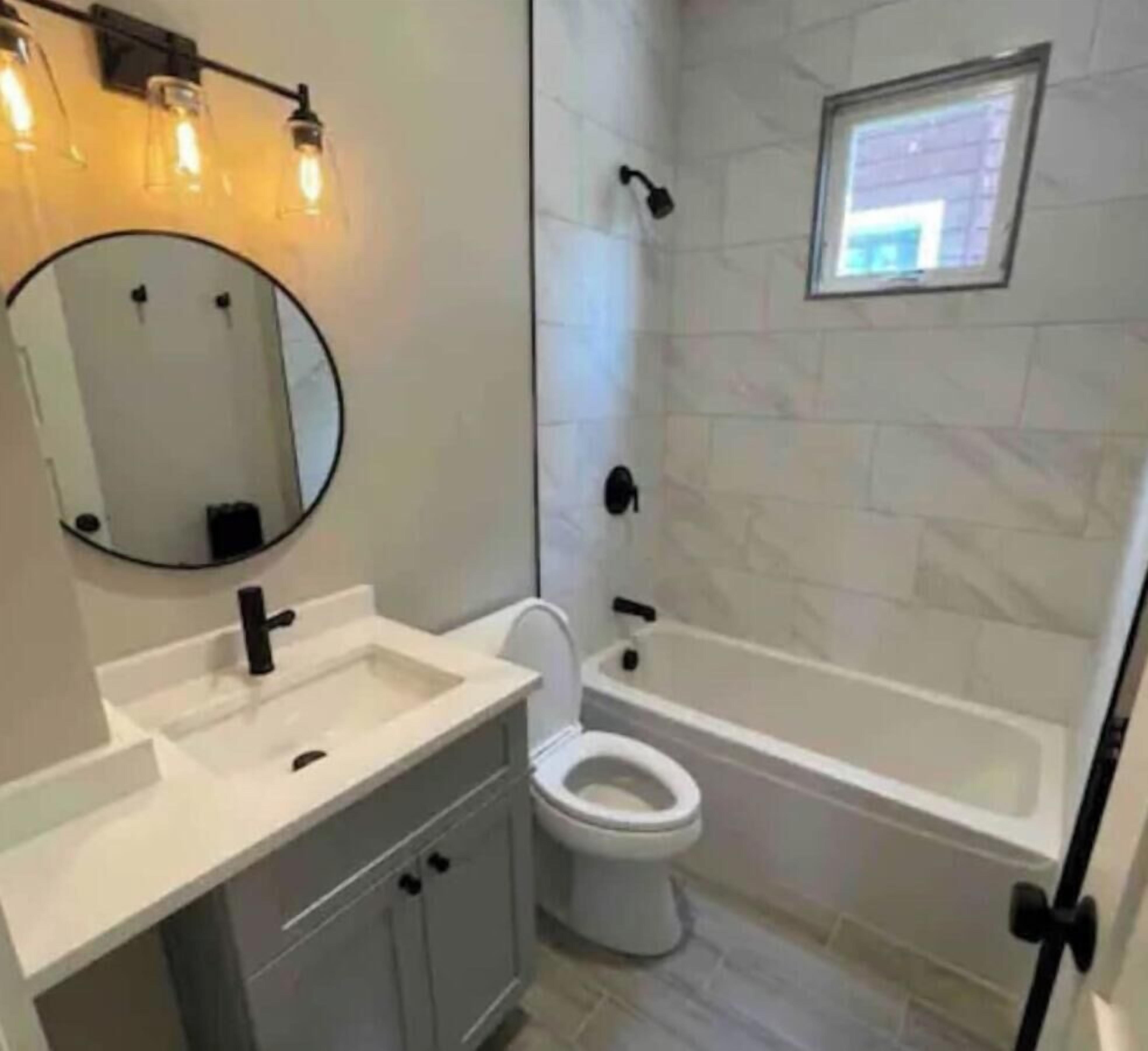 Phòng 3, phòng tắm dùng chung (2.2) | Phòng tắm | Xà phòng, dầu gội, giấy vệ sinh 