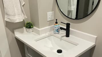 Savon, shampoing, papier toilette