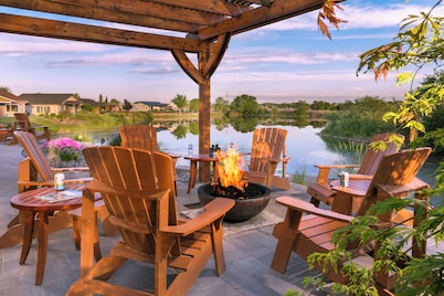 Modern one bedroom in quiet lakeside retreat near wineries, dock, boats and more!