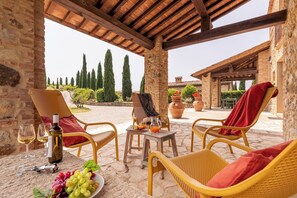 Terrace/patio - Casale Fienile 8, Emma Villas (Lajatico)