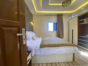 4 bedrooms, WiFi, bed sheets