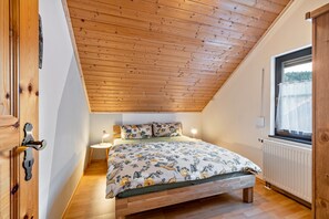 3 camere, ferro/asse da stiro, Wi-Fi gratuito, lenzuola