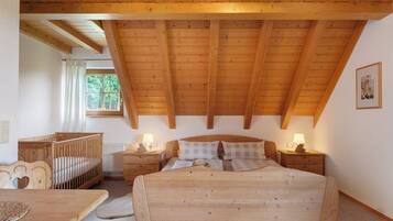 2 bedrooms, free WiFi, bed sheets