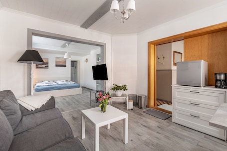 1 室のベッドルーム、WiFi (無料)、ベッドシーツ. Apartment 'Das Weiße Stadthaus' with Wi-Fi