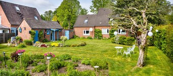 Apartment 'Halunder' with Private Garden and Wi-Fi