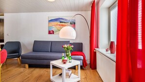 TV - Apartment 'Halunder' with Private Garden and Wi-Fi (Leck)
