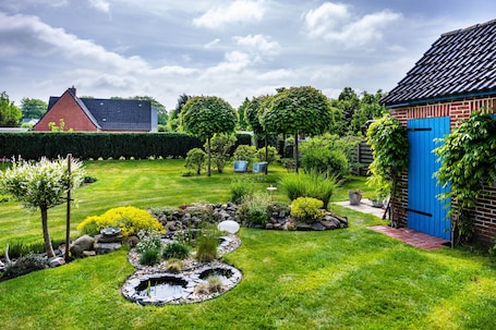 Property grounds. Apartment 'Halunder' with Private Garden and Wi-Fi