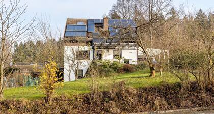 Ferienwohnung Fernblick 1, 50qm' mit Terrasse, gemeinsamem Garten, Hunde willkommen und Wi-Fi