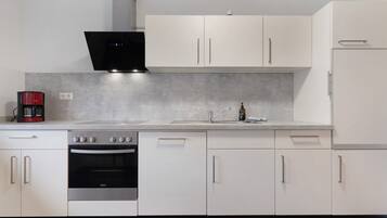 Kühlschrank, Ofen, Herdplatte, Geschirrspüler