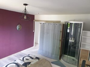 3 bedrooms, iron/ironing board, free WiFi, bed sheets - House in black perigord (Le Buisson-de-Cadouin)