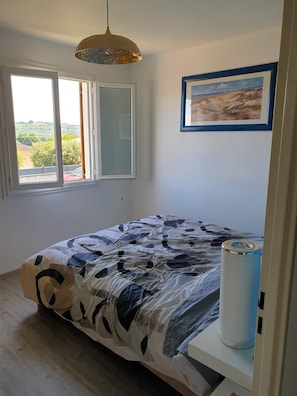 3 quartos, ferros/tábuas de passar roupa, Wi-Fi de cortesia