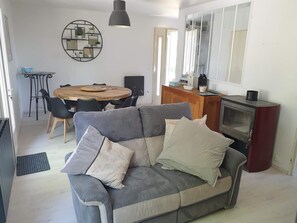 Fireplace - House in black perigord (Le Buisson-de-Cadouin)