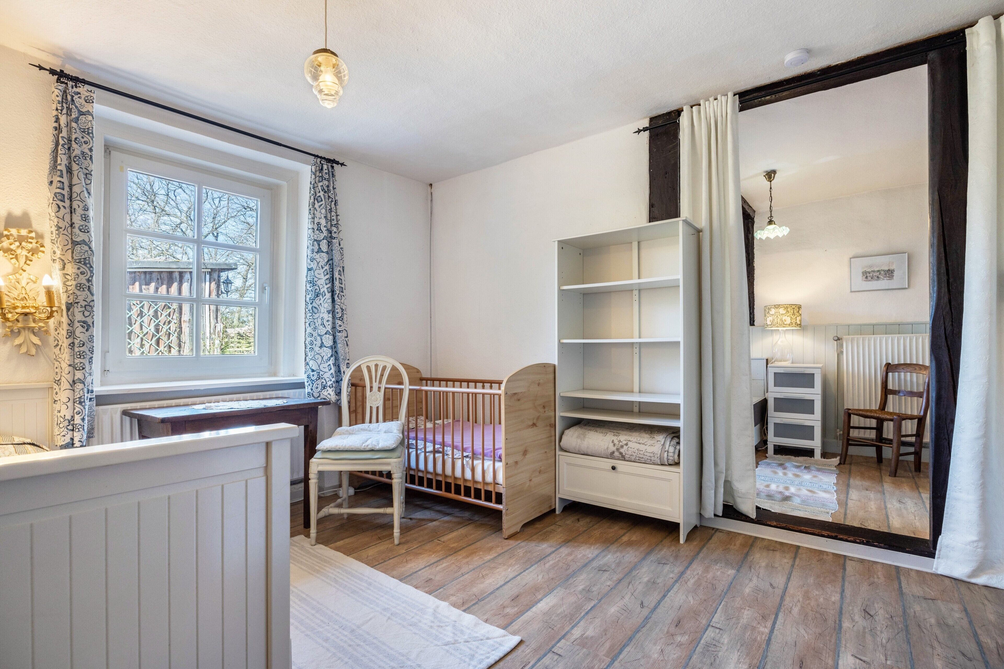 4 dormitoris, planxa i posts de planxar, wifi gratuïta i roba de llit 