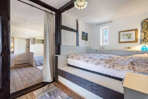 4 habitaciones, tabla de planchar con plancha y wifi gratis 