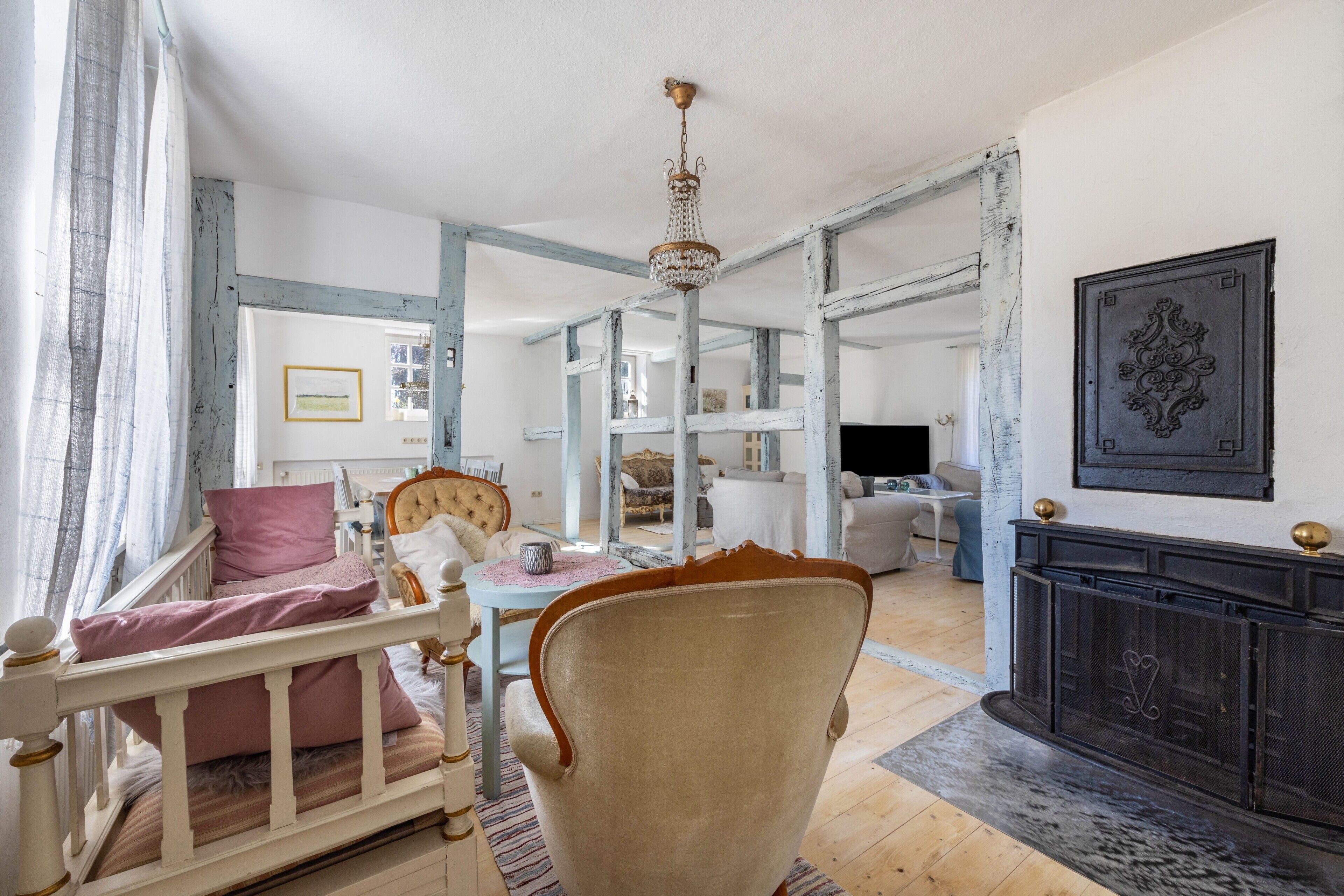 Télévision, cheminée