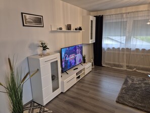 Interior - Apartment 'Haus Schmidt 4Zi Parknähe' with Balcony and Wi-Fi (Neunkirchen)