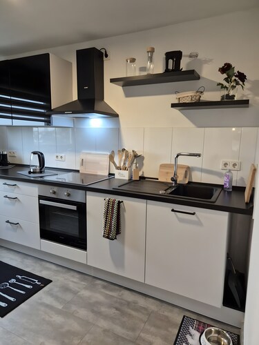 Ferienwohnung 'Haus Schmidt 4Zi Parknähe' mit Balkon und Wi-Fi