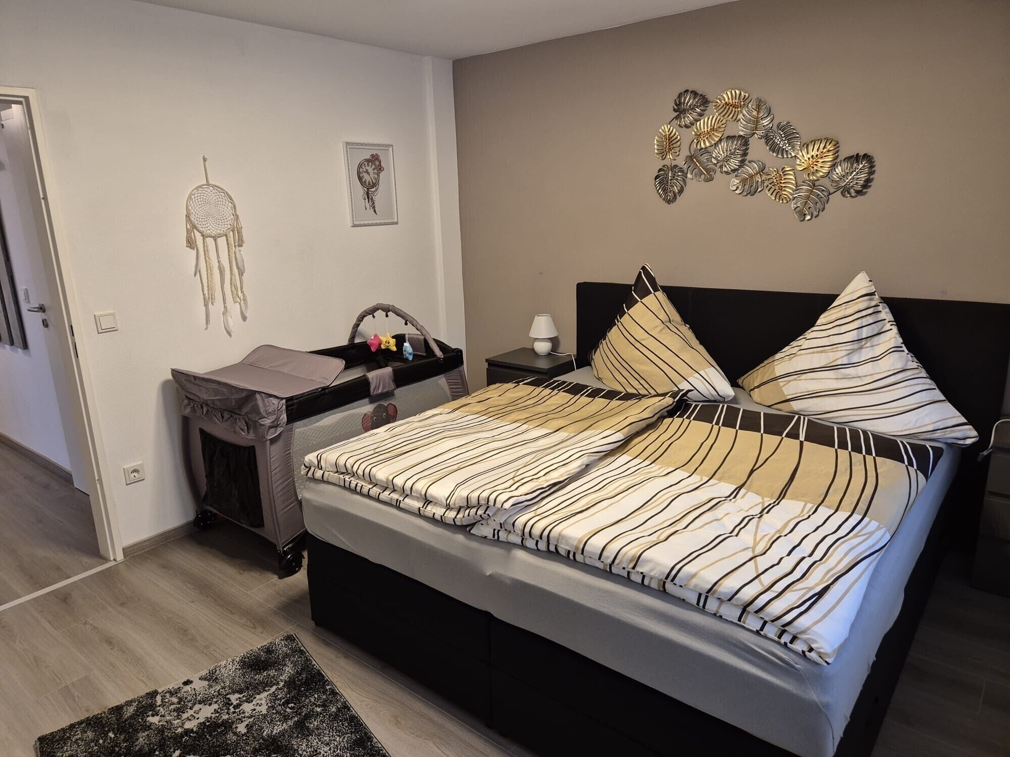3 bedrooms, iron/ironing board, free WiFi, bed sheets