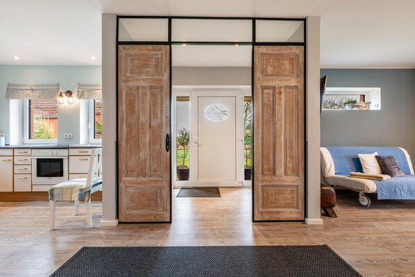 Interior - Apartment 'Steensen' with Private Terrace, Private Garden and Wi-Fi (Leck)