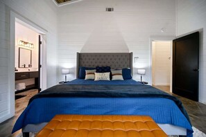 3 habitaciones, escritorio, tabla de planchar con plancha y wifi 