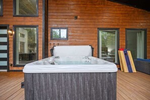 Baignoire à remous extérieure