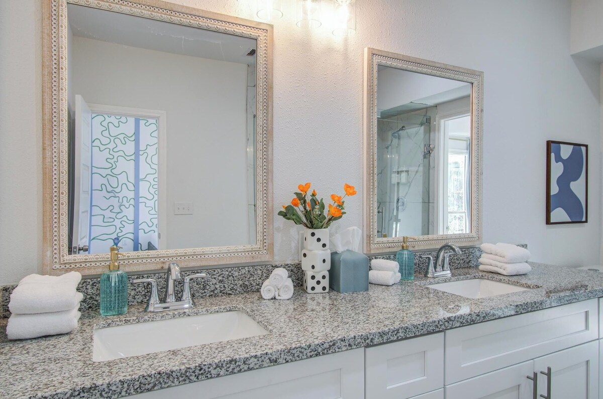 Photo 34 of 3 Bed, 2.5 Bath, 10 Minutes from Downtown, Fire-Pit, and Outdoor Theater