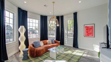 Smart TV, fireplace, books