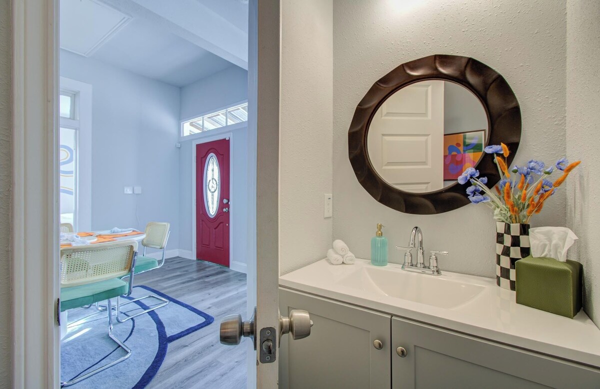 Photo 17 of 3 Bed, 2.5 Bath, 10 Minutes from Downtown, Fire-Pit, and Outdoor Theater