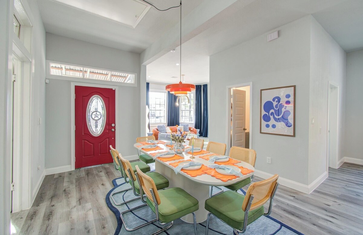 Photo 10 of 3 Bed, 2.5 Bath, 10 Minutes from Downtown, Fire-Pit, and Outdoor Theater