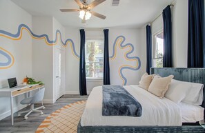 3 bedrooms, in-room safe, desk, iron/ironing board