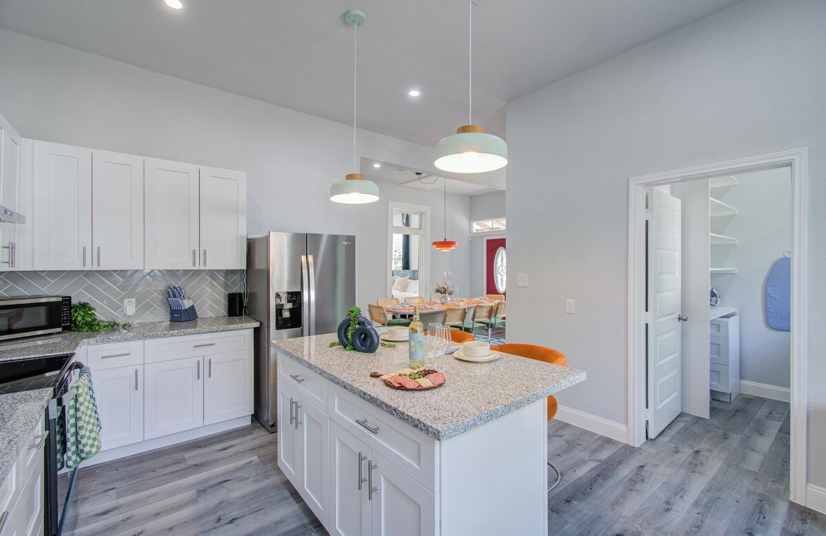Photo 19 of 3 Bed, 2.5 Bath, 10 Minutes from Downtown, Fire-Pit, and Outdoor Theater