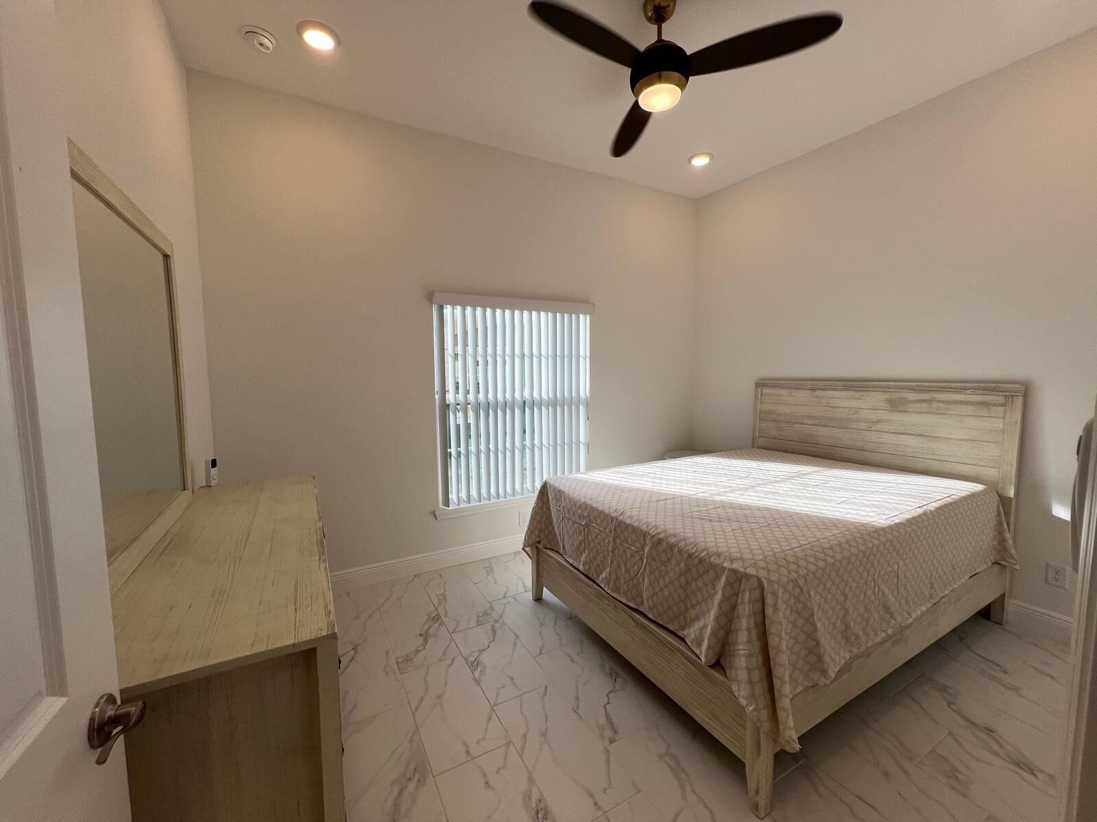 2 間睡房、熨斗/熨衫板、Wi-Fi、床單