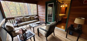 Interior - Cozy 4-bedrm Cabin w/Hottub, Firepit, & Late CheckOut - Coosawattee River Resort (Ellijay)