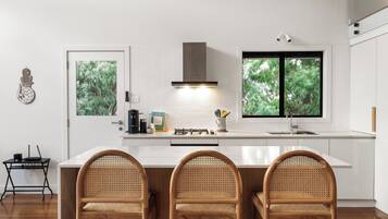 MikrovÄgsugn, ugn, spishÀll och diskmaskin