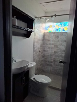 Handtücher, Seife, Toilettenpapier